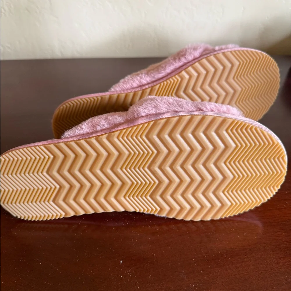 Sorel Pink Fuzzy Slippers - Picture 4 of 5